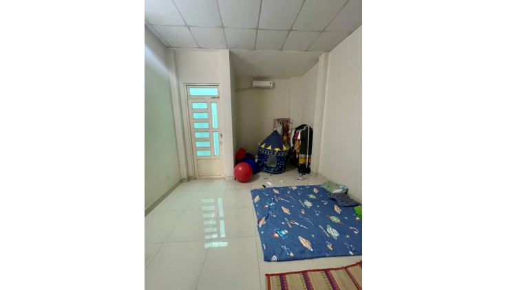 HẺM XE HƠI, 64M2, NHÀ ĐẸP 3 TẦNG,  NGAY CHỢ BÌNH TRỊ ĐÔNG, GIÁ NHỈNH 5 TỶ